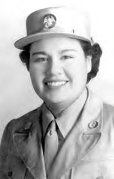 Photo of a Latina woman in military uniform in the 1940s